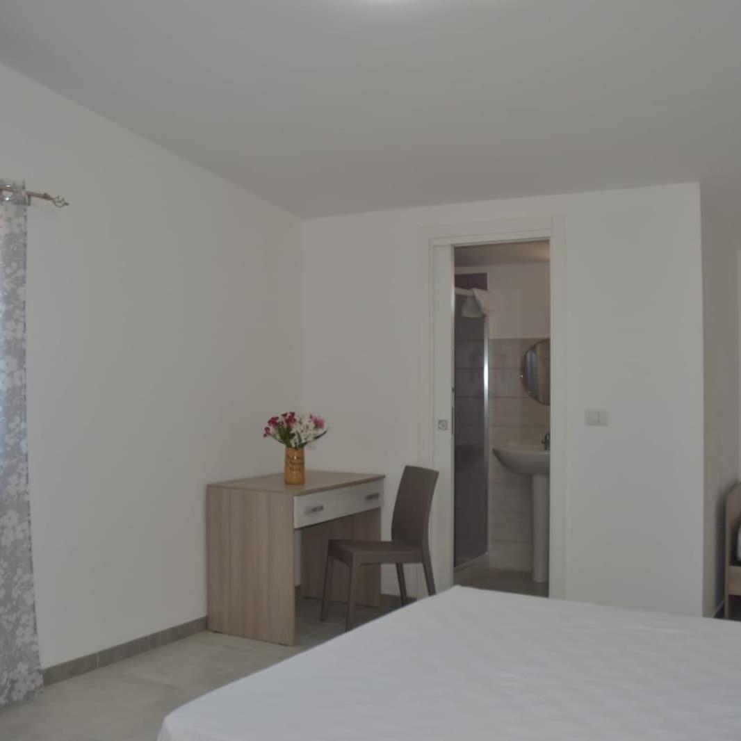 Villa Uria Monolocali Con E Senza Angolo Cottura Ischitella Extérieur photo