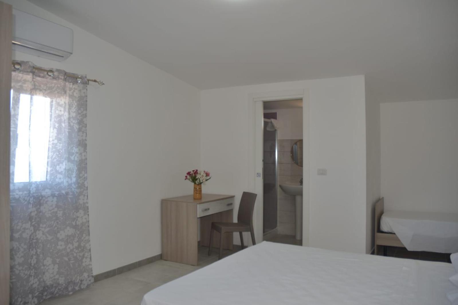 Villa Uria Monolocali Con E Senza Angolo Cottura Ischitella Extérieur photo